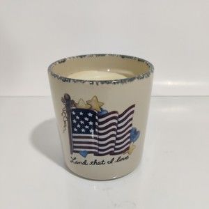 2004 Home And Garden Party Stoneware Made in USA Land That I Love Candle